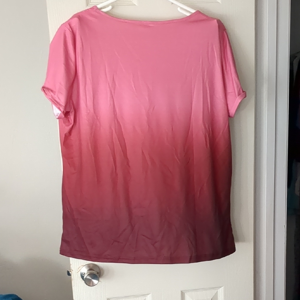 Elegant Pink Ombre V-Neck Tee - Picture 3 of 4